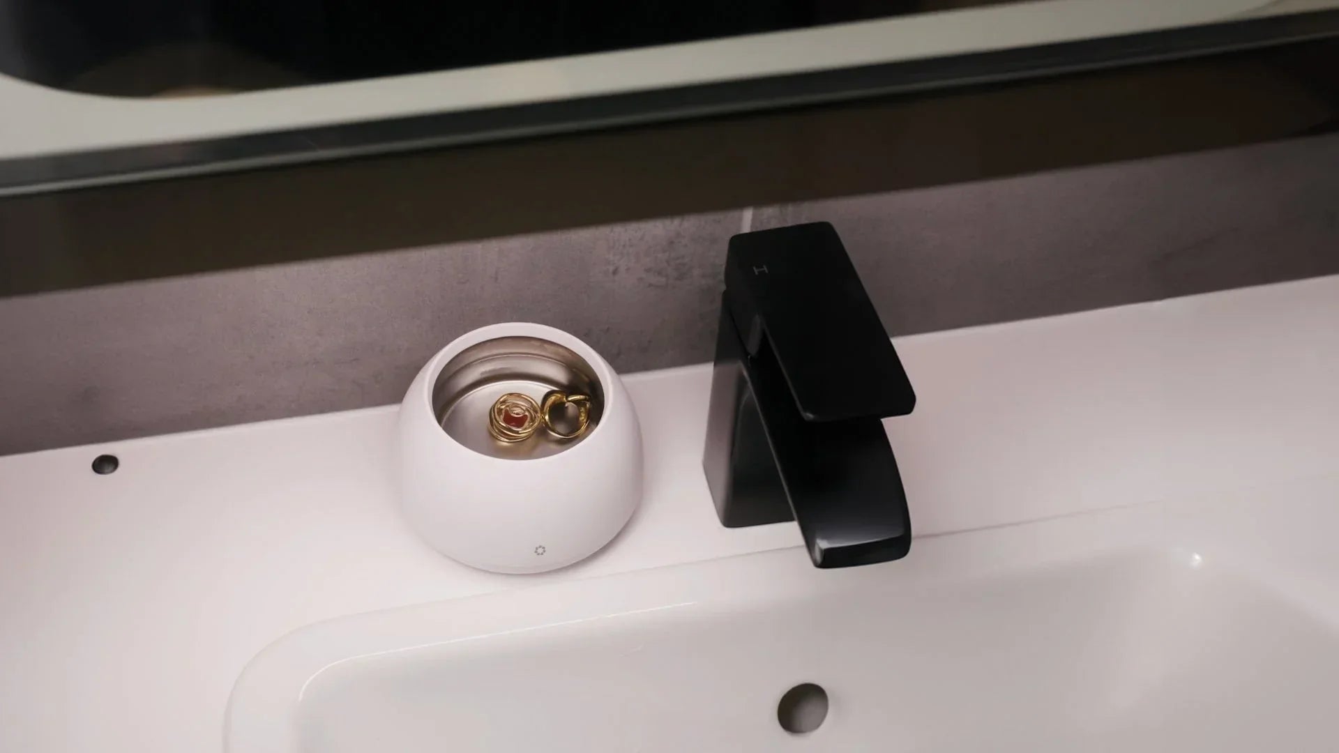 Can the Dental Pod clean jewellery?